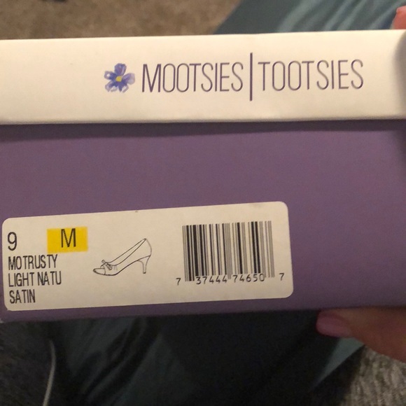 Satin natural open toe pump - Picture 3 of 3